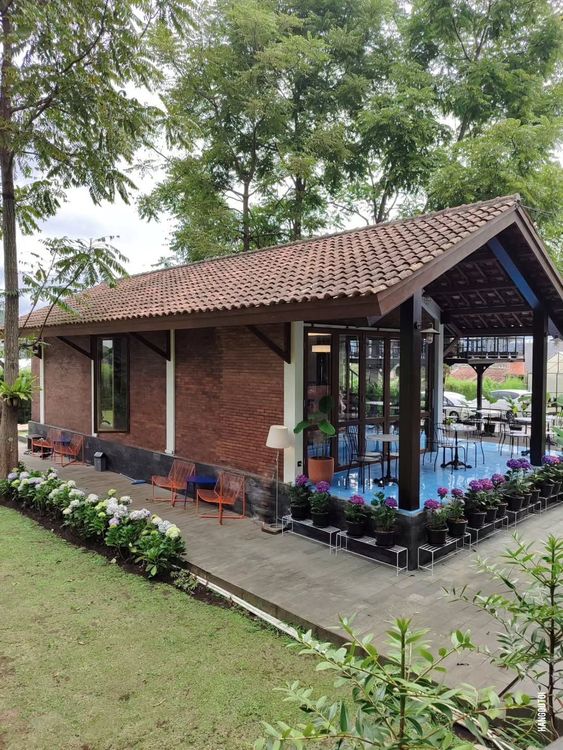 Suasana tempat buka puasa di lembang view bagus bersama rombongan di grace cafe