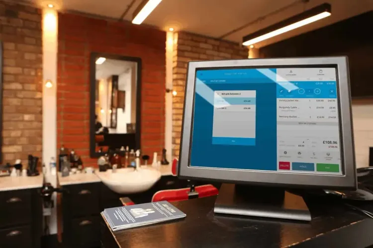 Pemilik salon dan barbershop di Indonesia menggunakan aplikasi kasir ReBill POS untuk mengatur jadwal, menghitung komisi, dan mengelola stok produk kecantikan secara efisien.